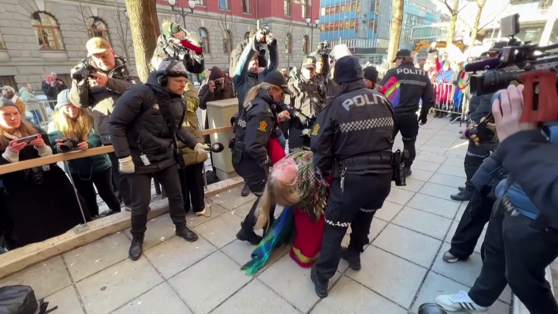 Megint letartóztatták Greta Thunberget