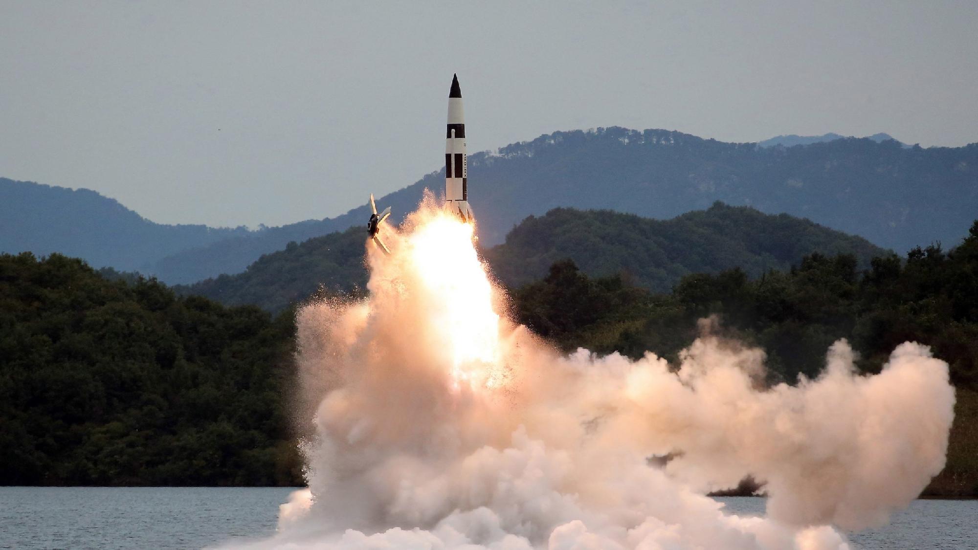  Észak-Korea ismét ballisztikus rakétákat indított 