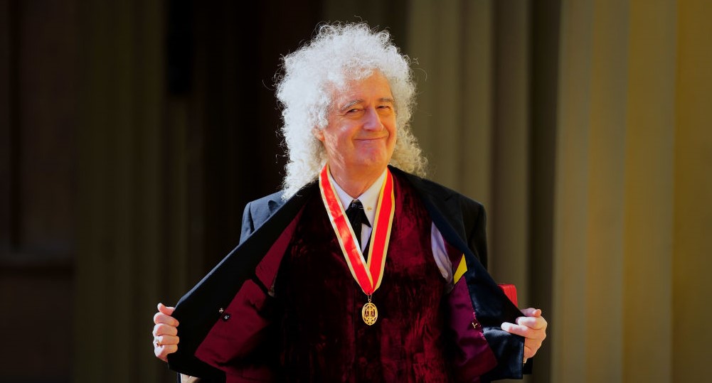 Átvette lovagi kitüntetését Sir Brian May