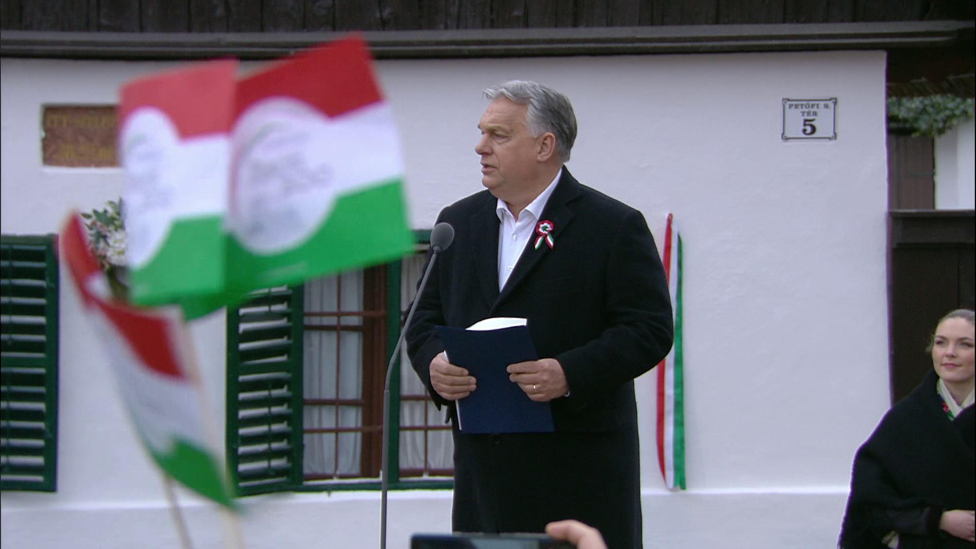 Orbán Viktor: Sosem fogjuk megengedni, hogy a szabadság zászlaját  kicsavarják a magyarok kezéből - Hír TV