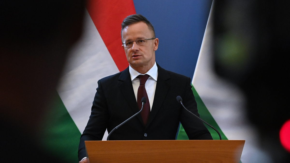  Szijjártó Péter: Magyarország nem tudja támogatni Ukrajna transzatlanti és európai integrációját, amíg a kárpátaljai magyar iskolák veszélyben vannak 