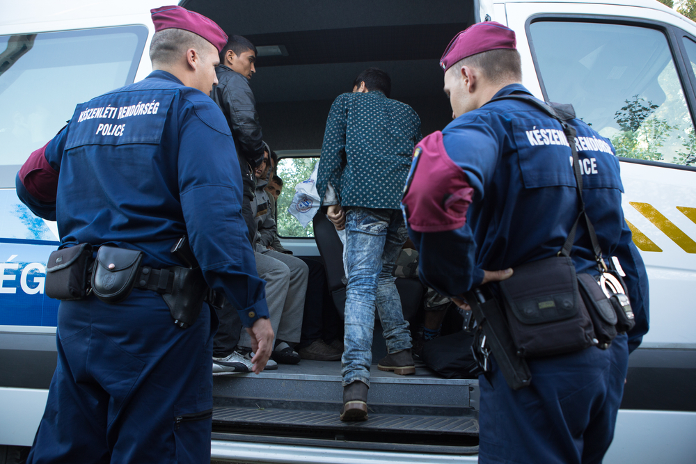 Több mint ötszáz határsértő ellen intézkedtek a rendőrök a hétvégén