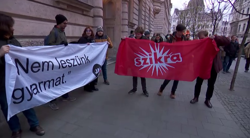 Tüntetett az LMP Budapesten