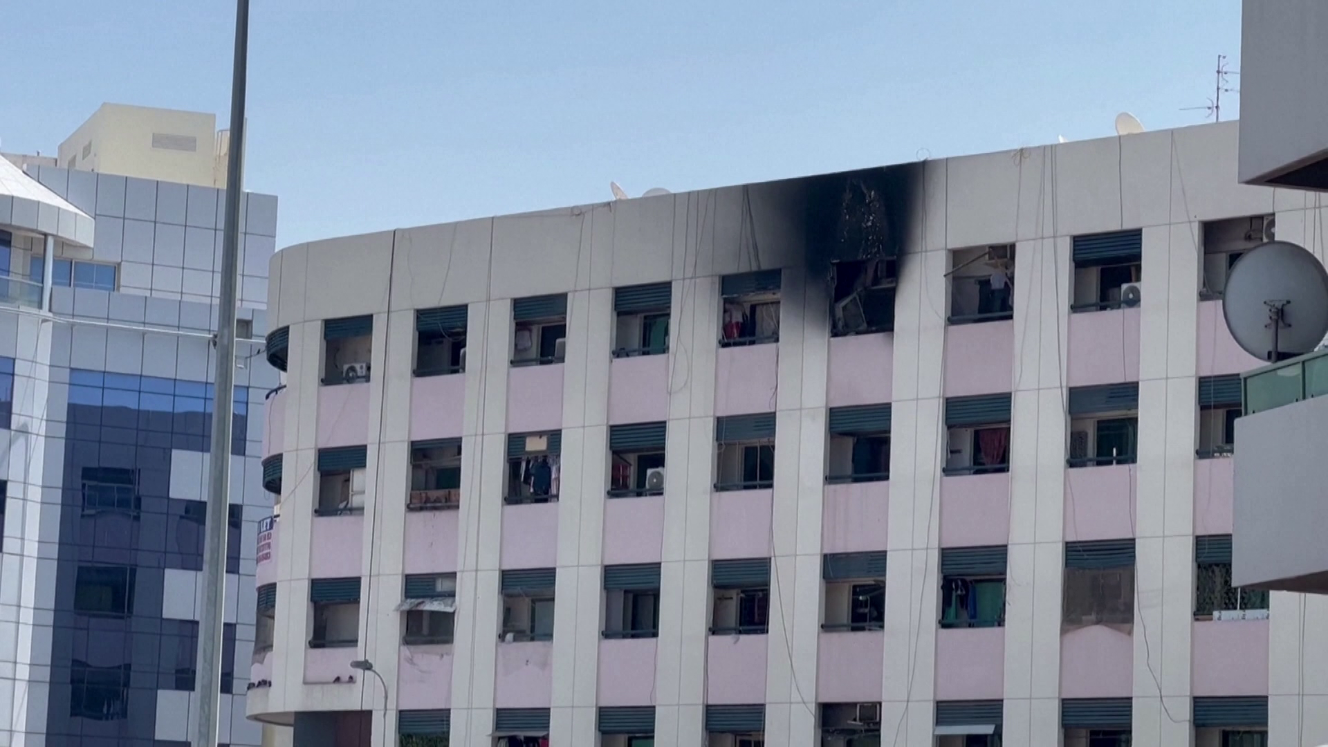 Tűz pusztított egy dubaji lakóépületben