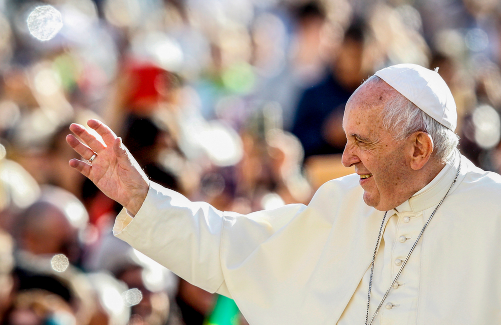 MÁV: ingyen utazhatnak a pápalátogatás zarándokai a fővárosba