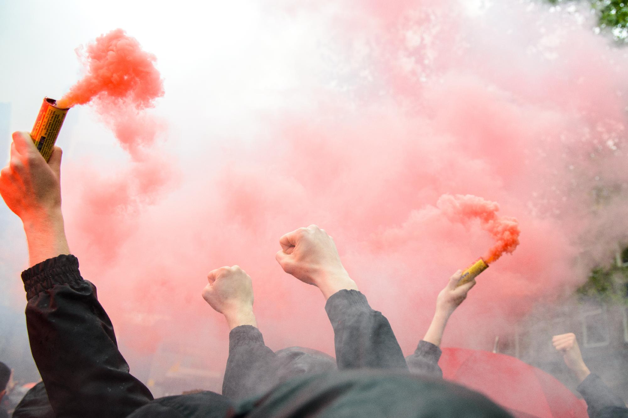 Óriási botrányba fulladt Olimpiakosz-AEK Athén rangadó