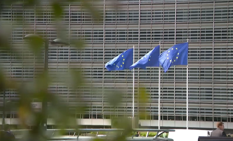 Megosztó javaslattal szorítaná vissza a megvesztegetéseket az Európai Unió