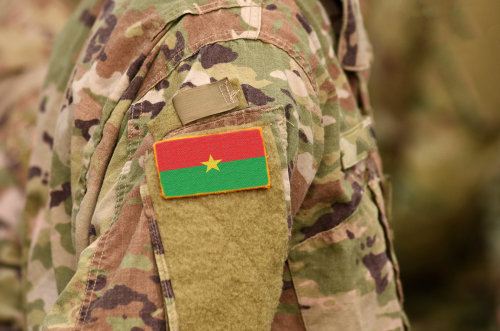  Több tucat civilt mészároltak le ismeretlen fegyveresek Burkina Fasóban 