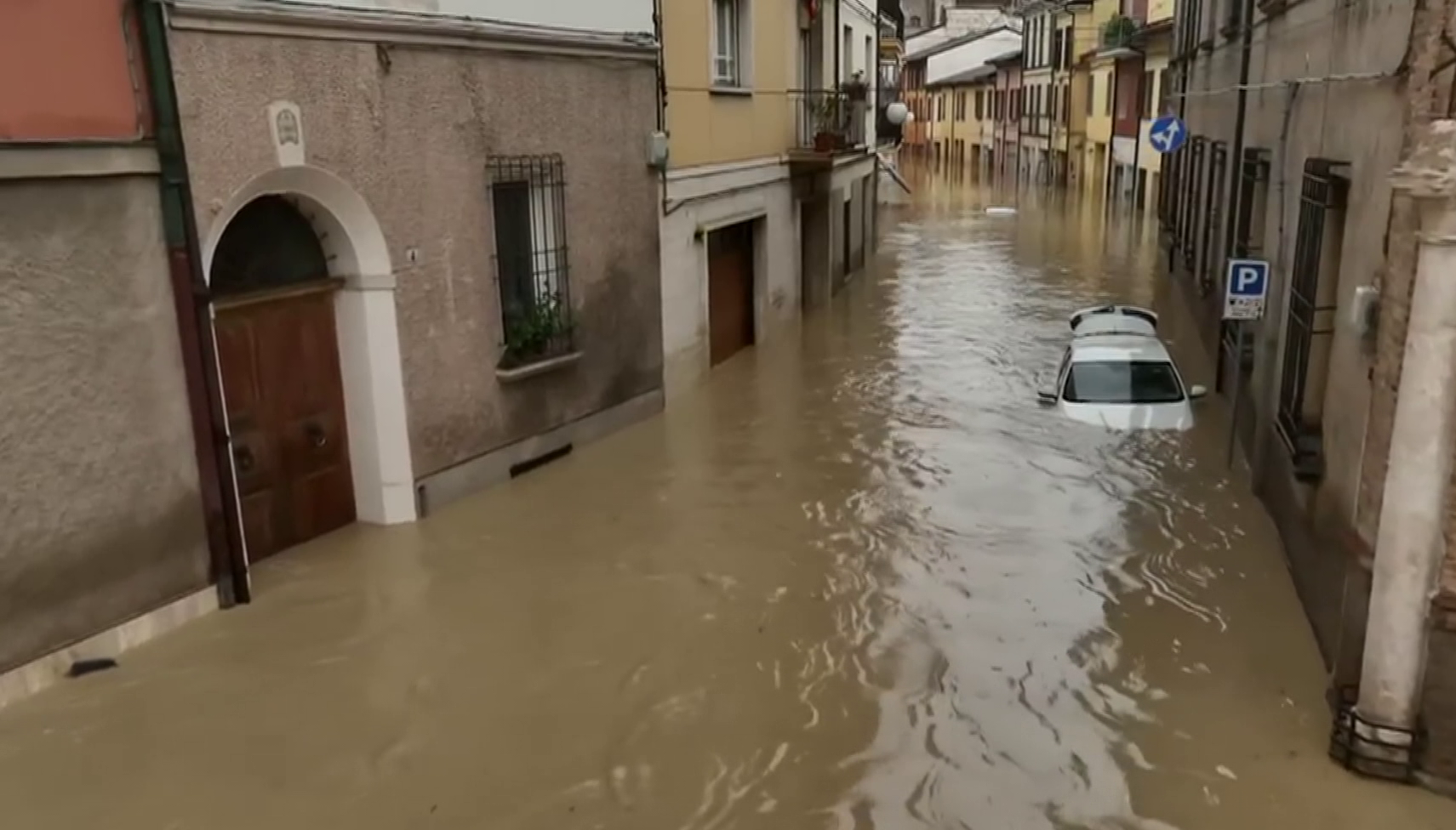 Továbbra is folytatódik a kritikus időjárás Olaszországban