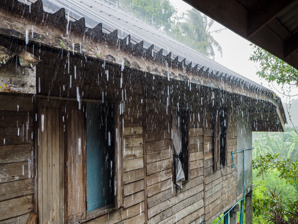 Vihar miatt Thaiföldön beszakadt egy iskola tetőszerkezete, többen meghaltak