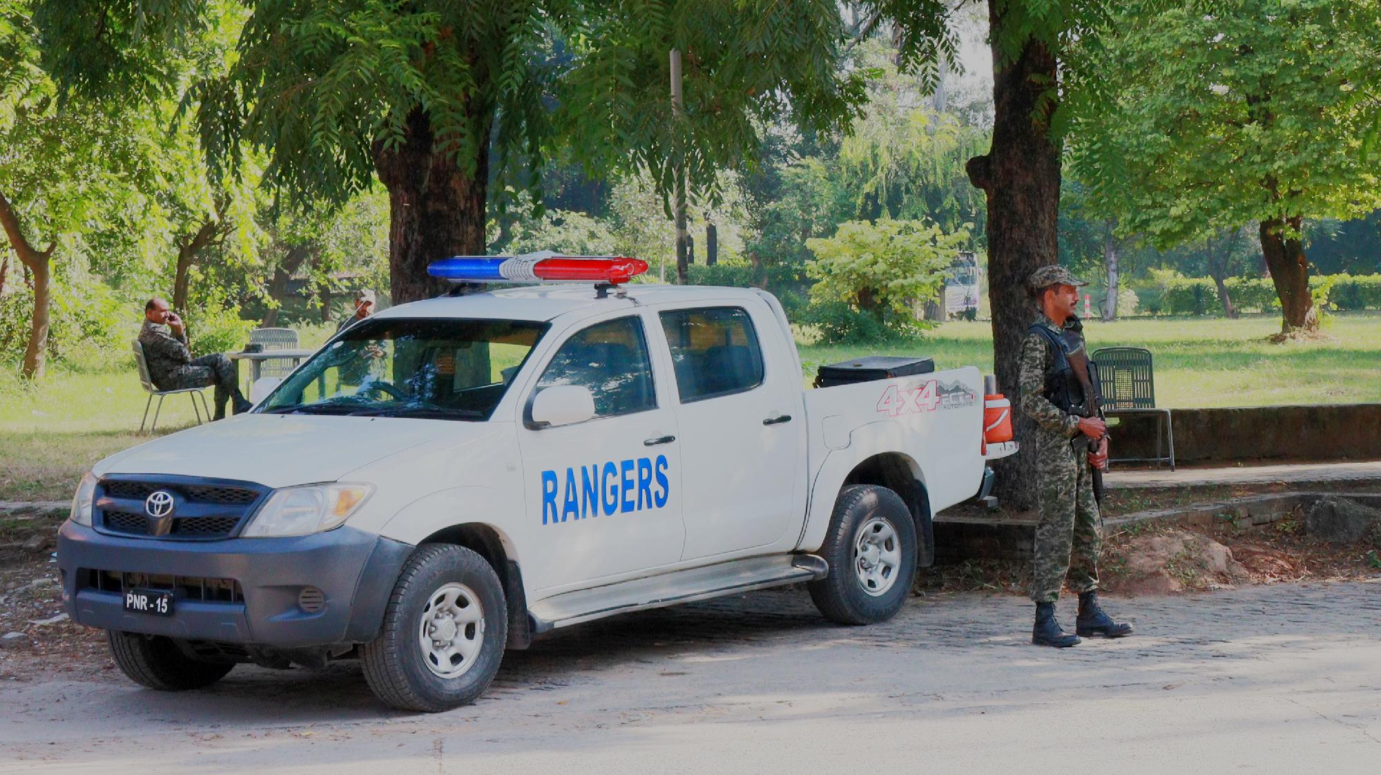 Katonák ellen követtek el merényletet Pakisztánban