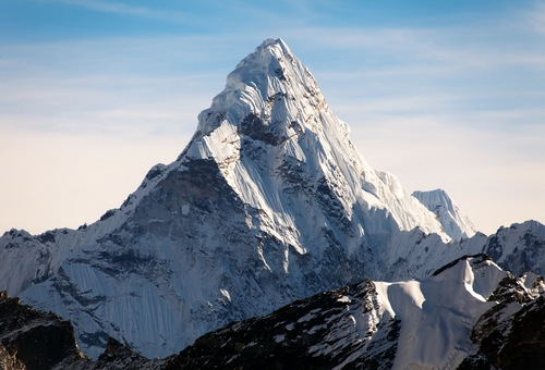  Tizenkettőre emelkedett az idei mászószezon halálos áldozatainak száma az Everesten 