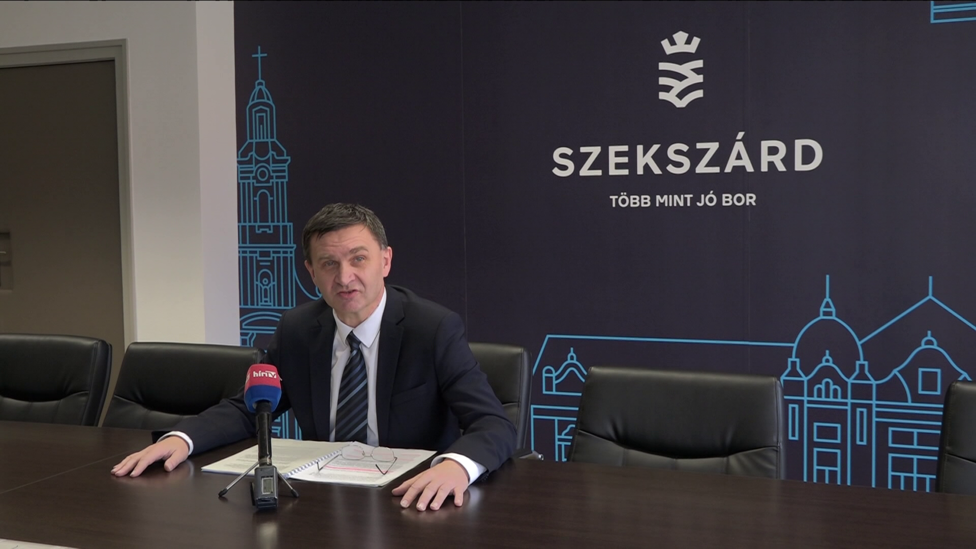 Leváltották Szekszárd fideszes polgármesterét