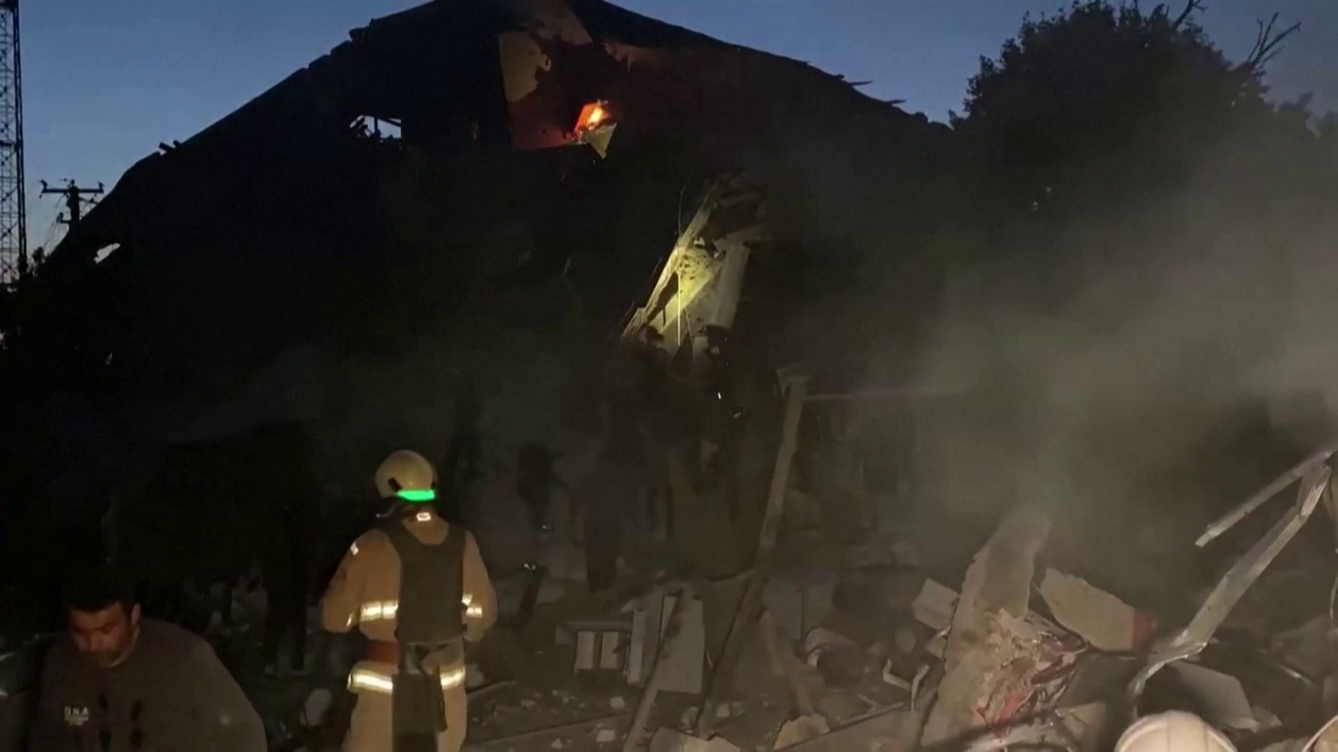Felrobbant és összeomlott egy lakóház Dnyipróban
