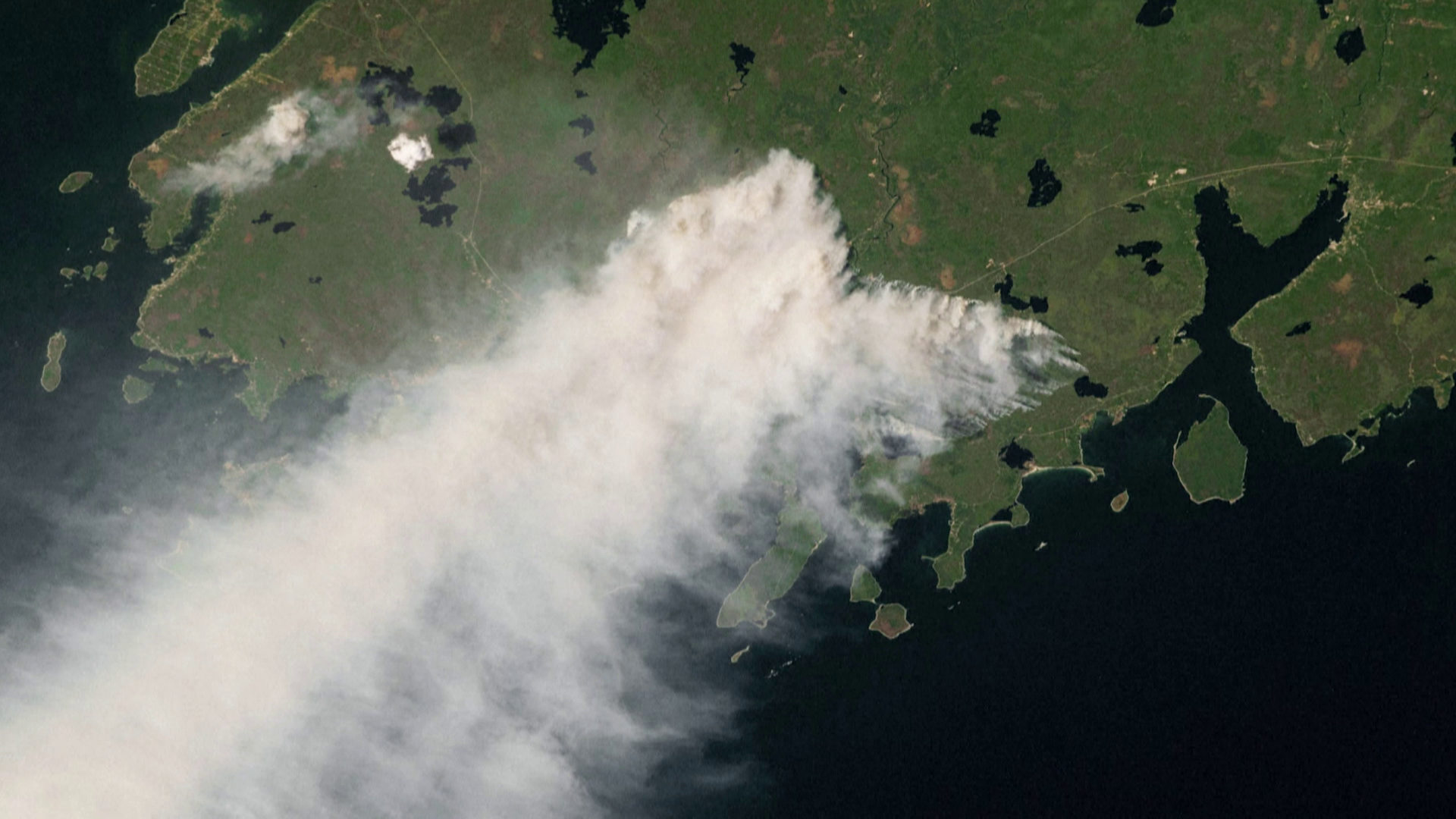 Radar - Füstbe borult New York a kanadai erdőtüzek miatt