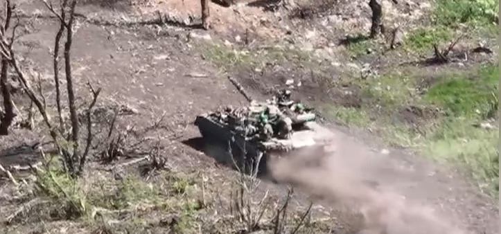 Folytatja a lassú és véres ellentámadást az ukrán hadsereg