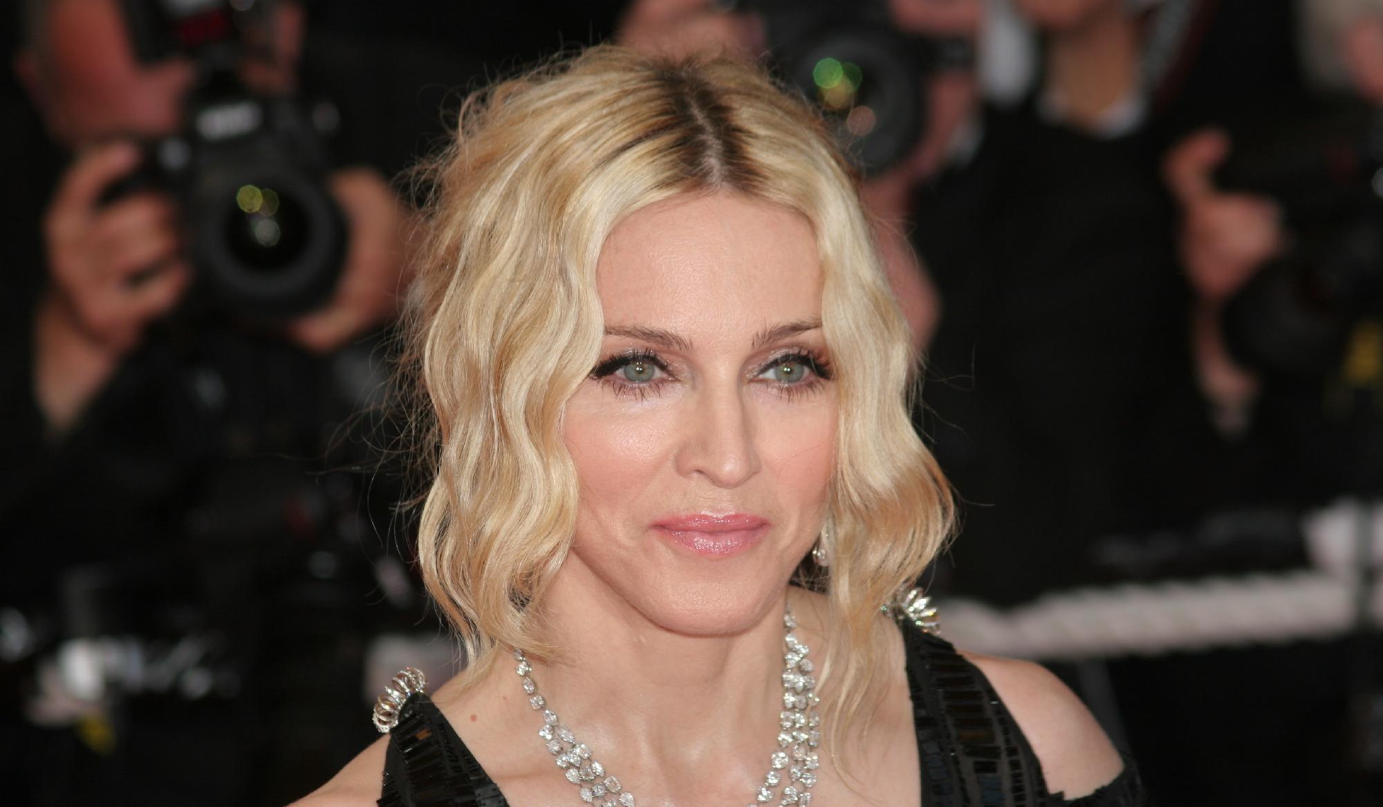 Súlyos fertőzés miatt került kórházba Madonna