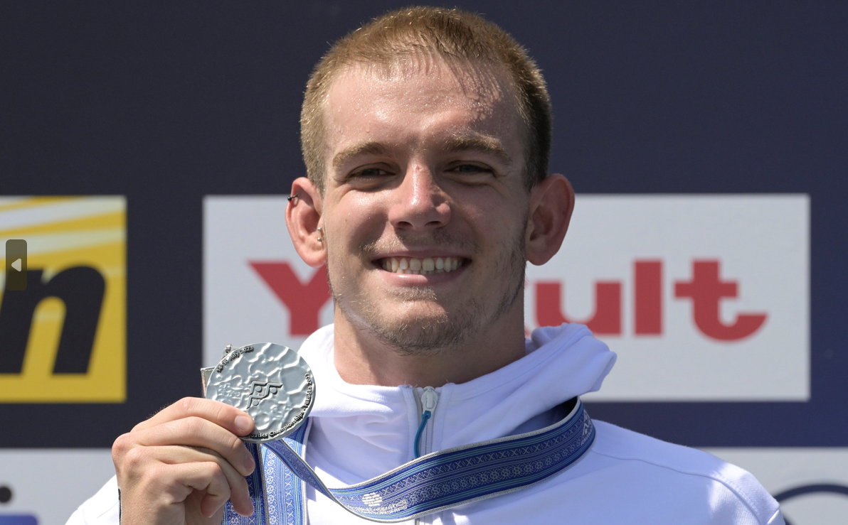 Történelmi siker: Rasovszky Kristóf világbajnoki ezüstérmes a nyílt vízi úszás királyszámában