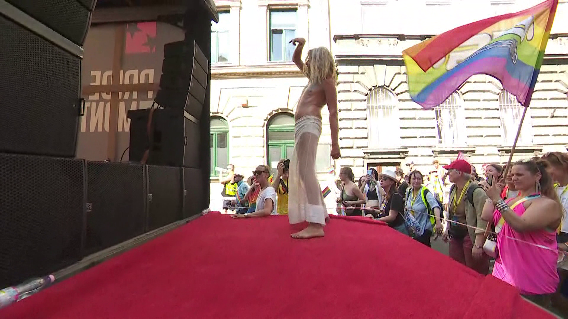 „A magyar gyerekeket megvédjük az LMBTQ-propagandától”