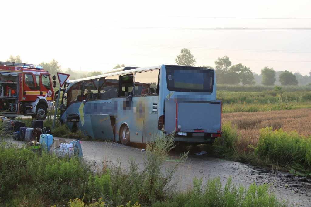 Ukrán busz balesetezett Kisvárdánál, többen megsérültek