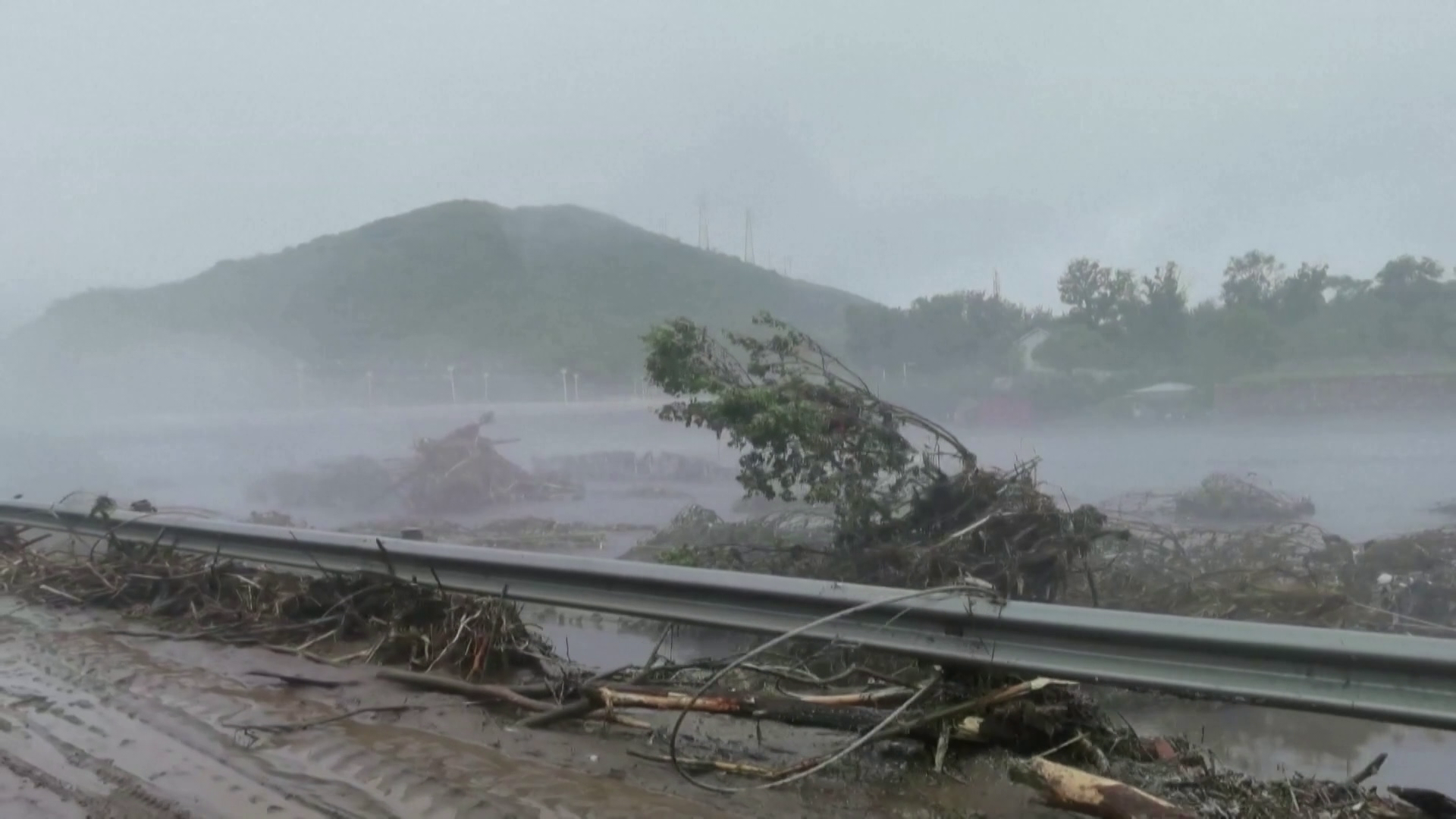 Radar - Heves esőzések és tájfunok pusztítanak Ázsiában