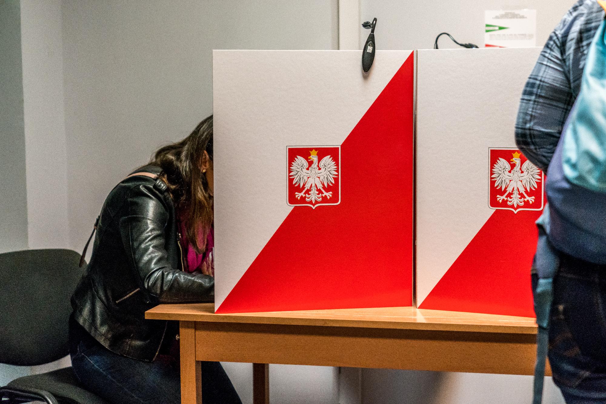 Népszavazás lesz Lengyelországban, a baloldal tiltakozik 