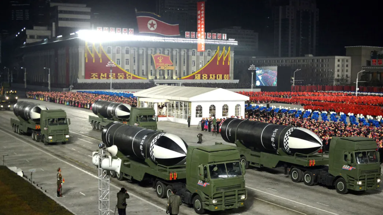 Észak-Korea figyelmeztet: készen állnak egy nukleáris háborúra