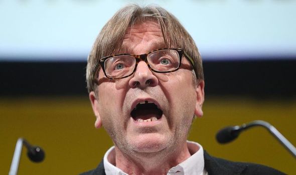 Őrjöng Verhofstadt a Putyin-interjú miatt