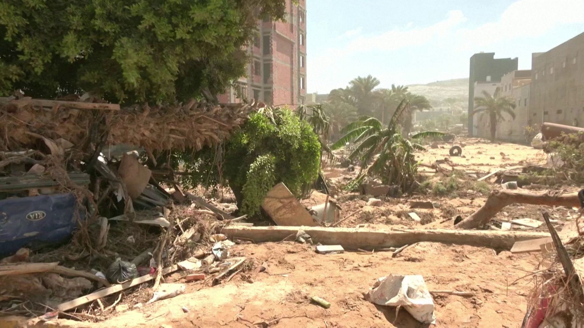 Több tízezer halottja lehet a líbiai árvizeknek 