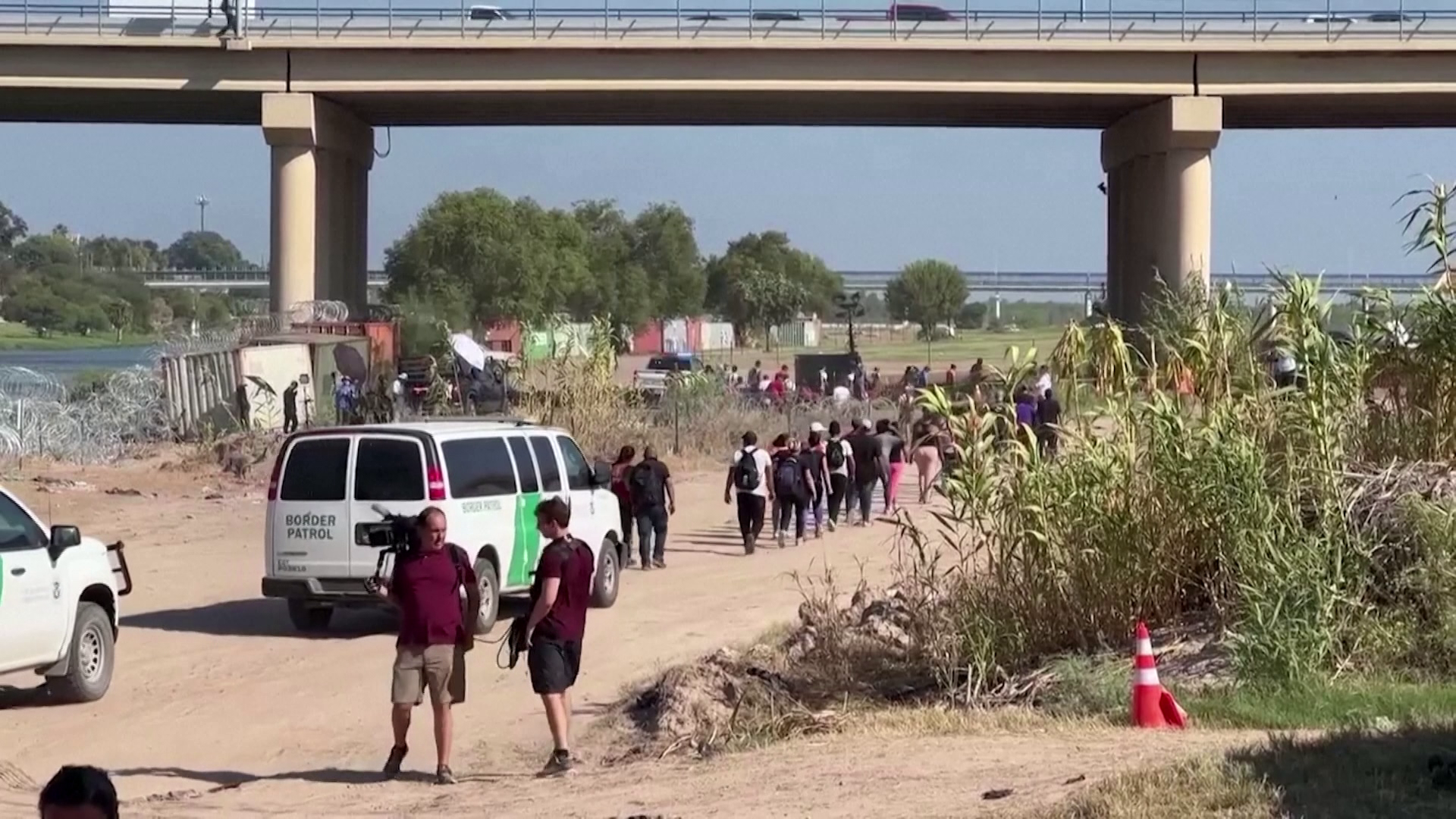 Naponta migránsok ezrei próbálnak bejutni az Egyesült Államokba