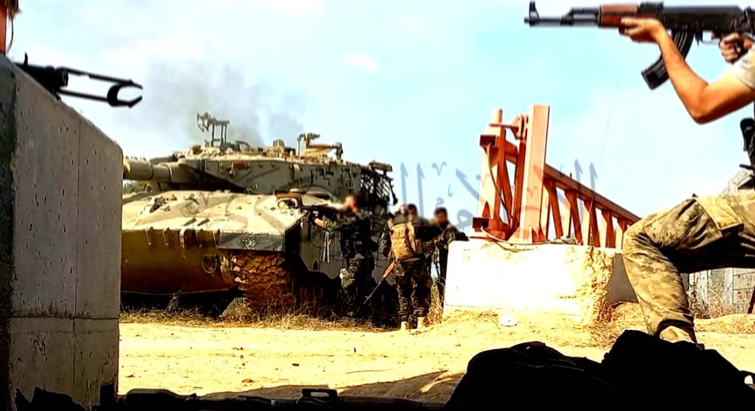Izrael minden létező eszközzel támadja a Hamász hadállásait