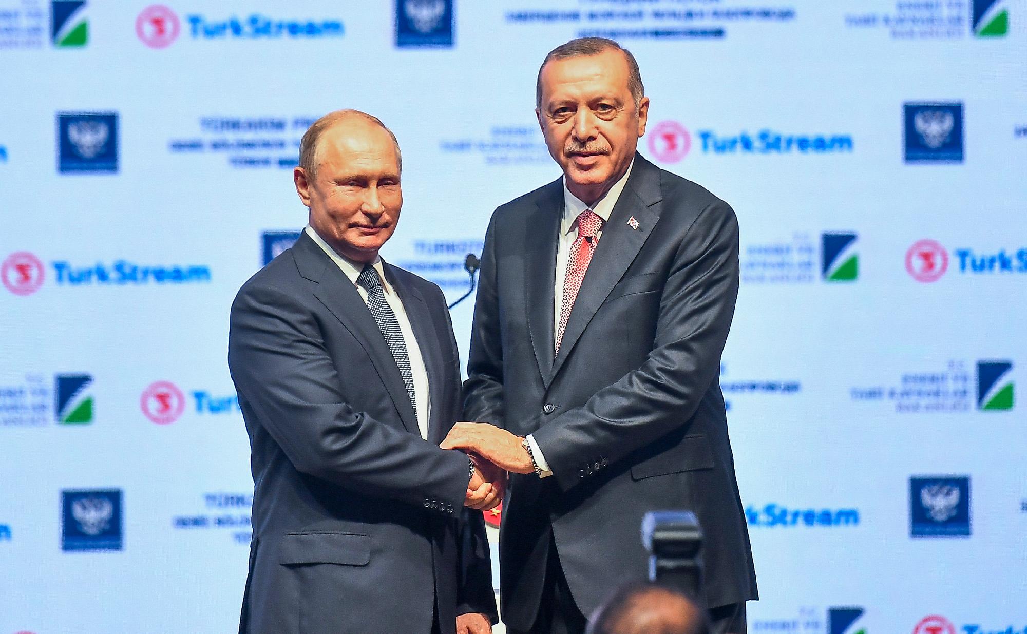 Üzent a háborúzó feleknek az orosz és a török elnök