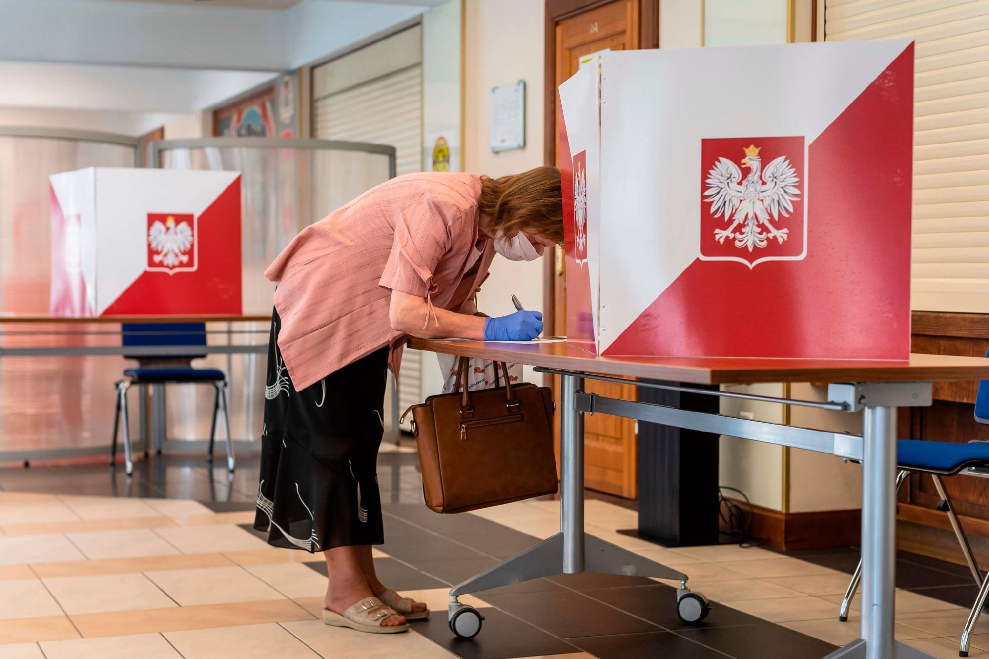 Szoros eredmény várható a vasárnapi lengyel választáson
