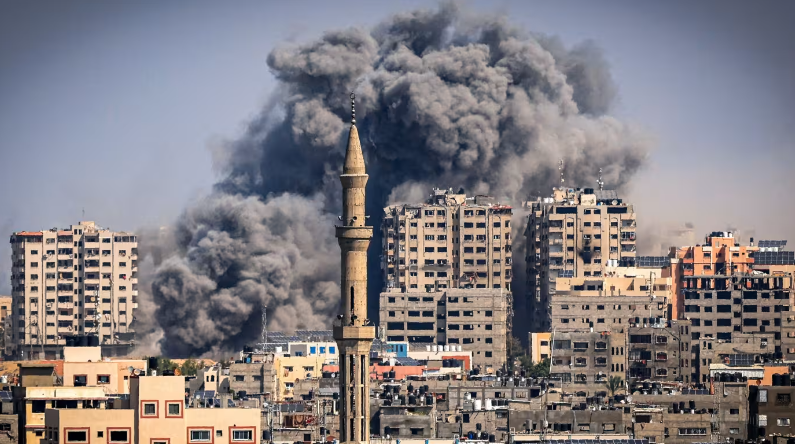 Folytatódó harcok, erőfeszítések a konfliktus kiszélesedése ellen a Gázai övezetben