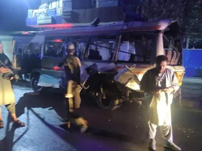 Közlekedési kisbuszon robbantott az Iszlám Állam + fotók