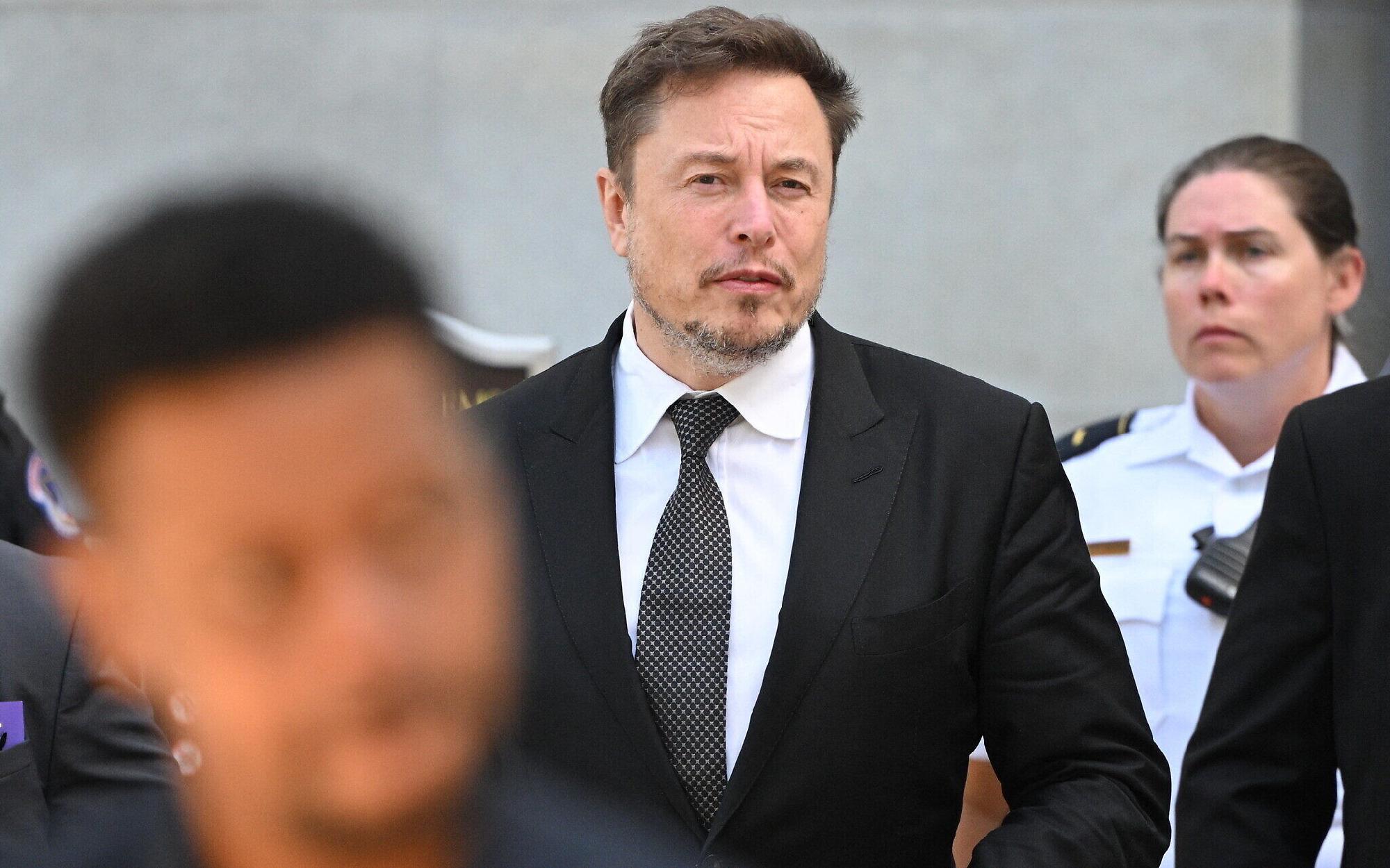 Elon Musk elutazik Izraelbe + videó