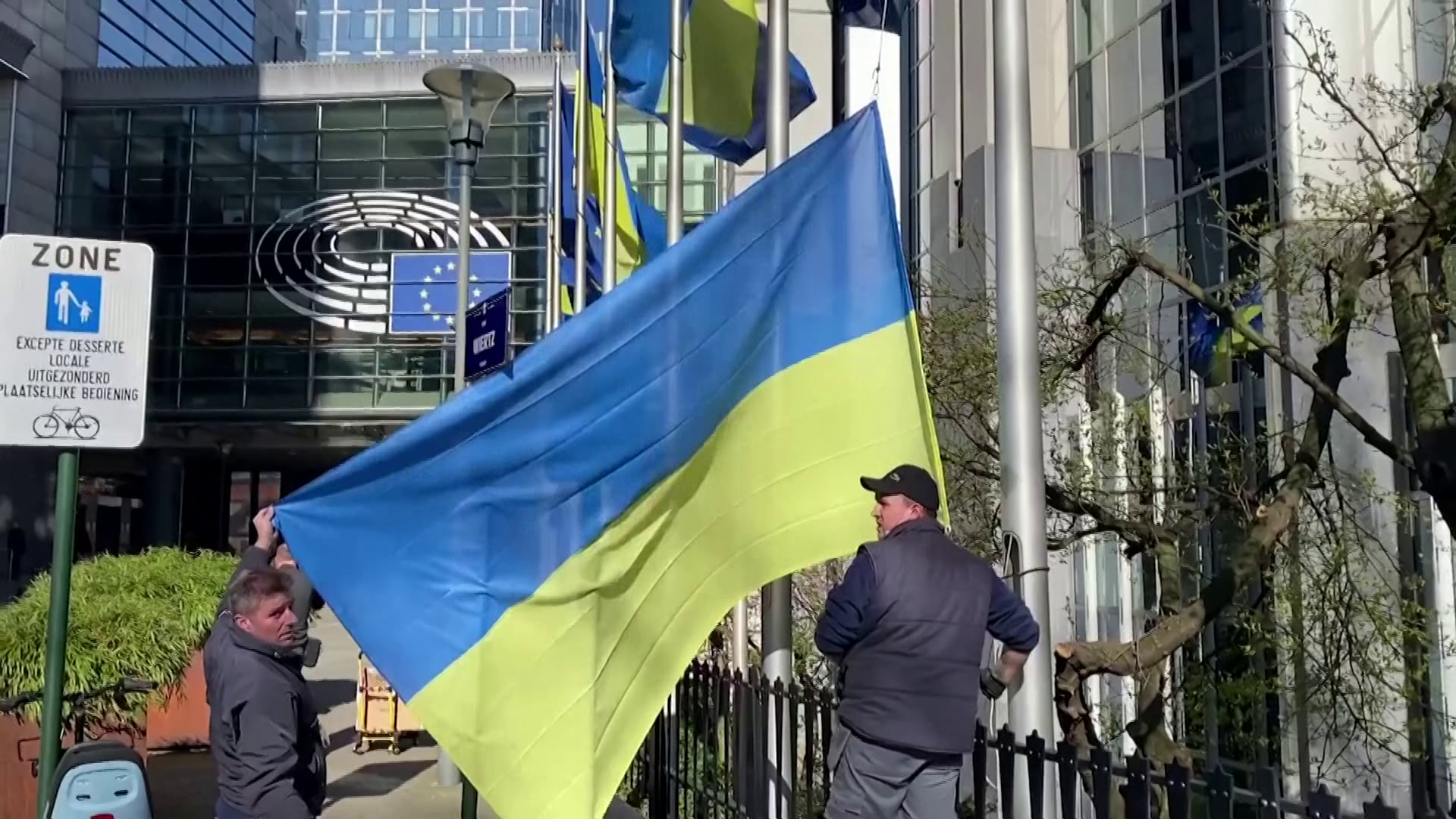 Nem volt választása az ukránoknak, kénytelenek voltak módosítani a jogsértő törvényen + videó
