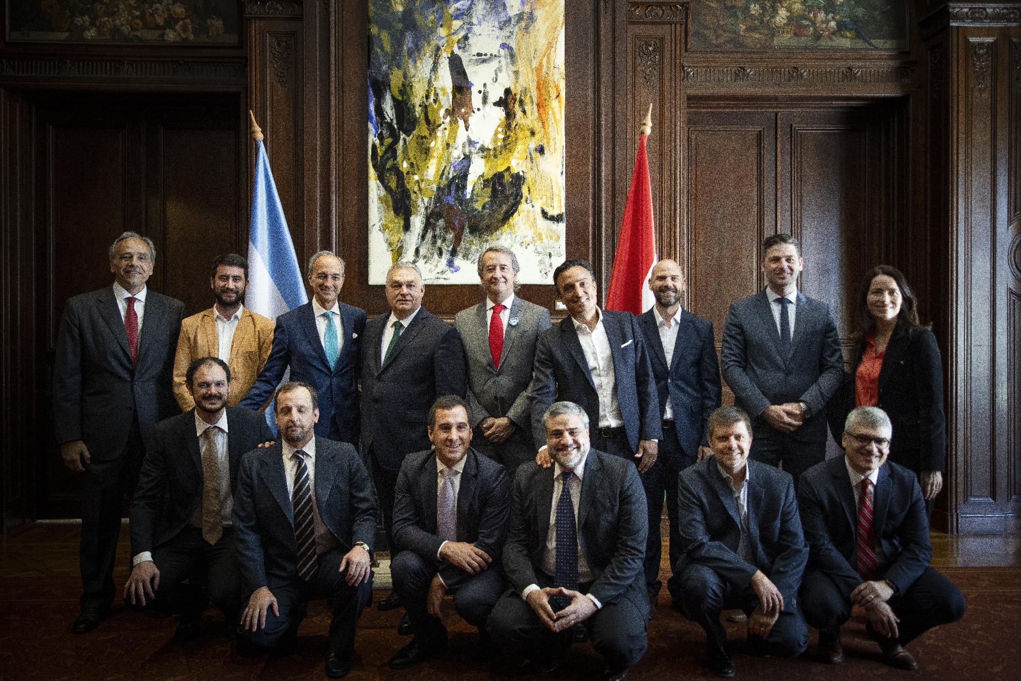 Orbán Viktor a katolikus törvényhozók hálózatának tagjaival találkozott Argentínában