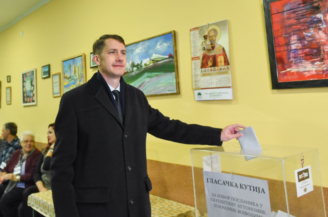 Megkezdődött a szavazás a szerbiai választásokon 