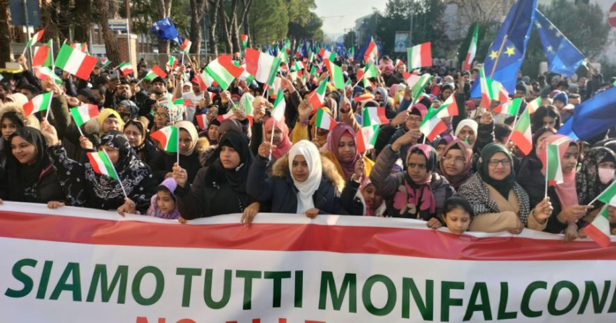Többezres tüntetést tartottak karácsony előtt a muzulmánok Olaszországban