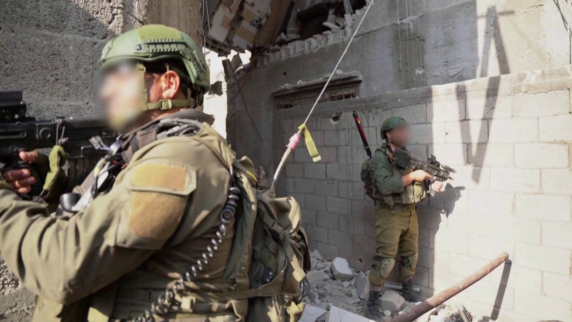 A Gázai övezet északi és déli részén harcol az izraeli hadsereg