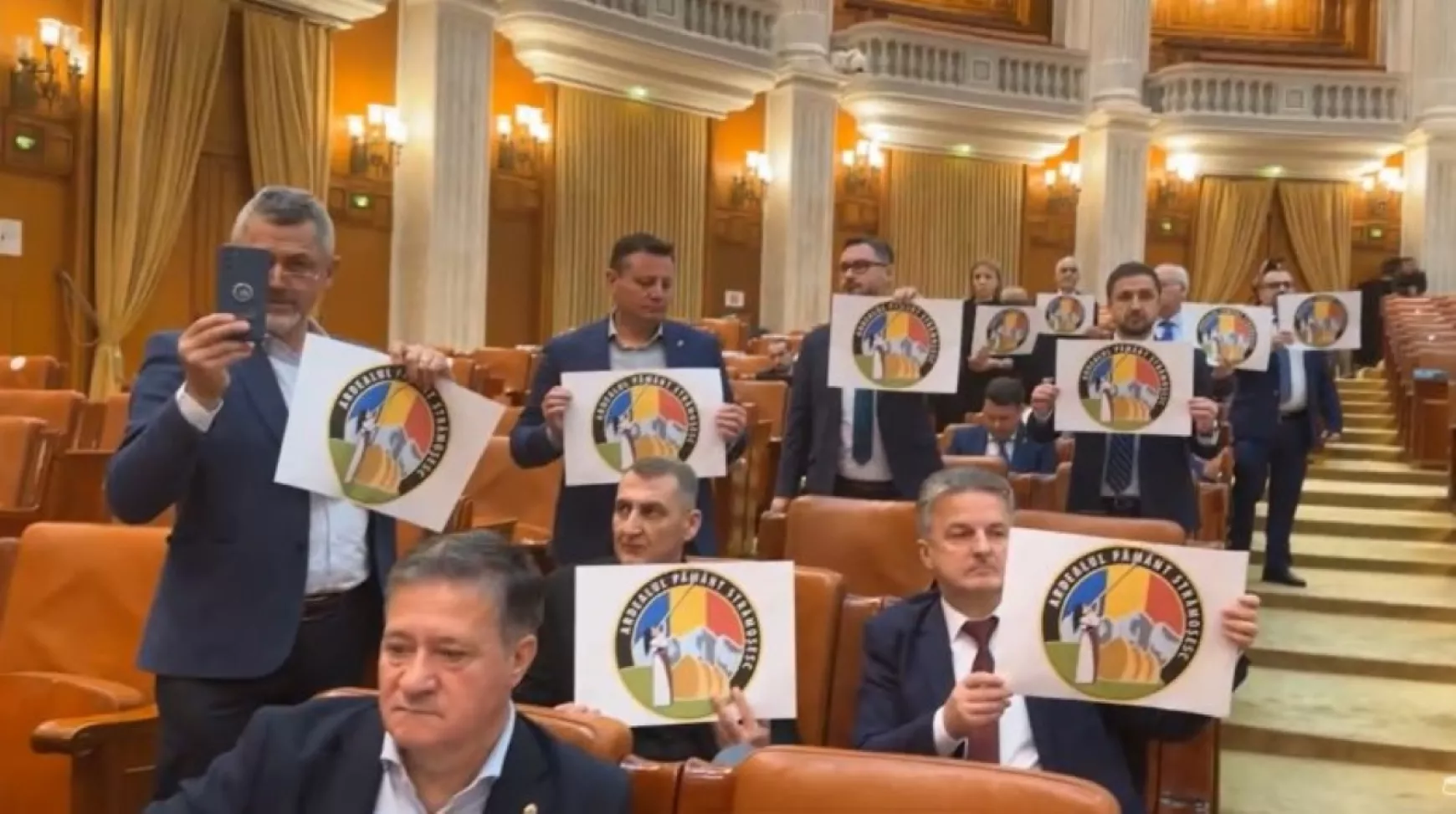 Elutasította a román szenátus is az erdélyi magyar autonómiatervezeteket