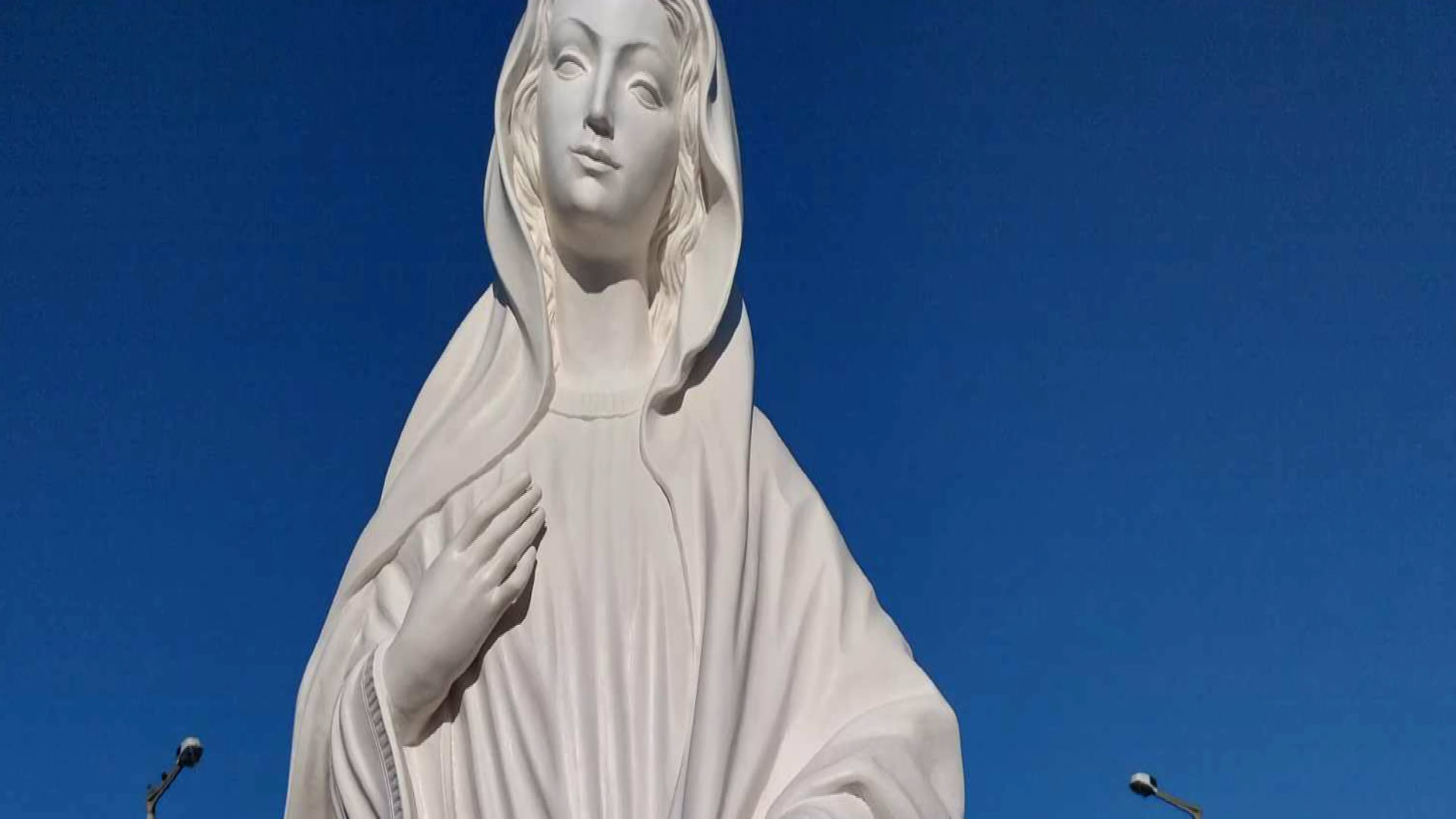 Ismét szétverték a dunavecsei Szűz Mária-szobrot + videó