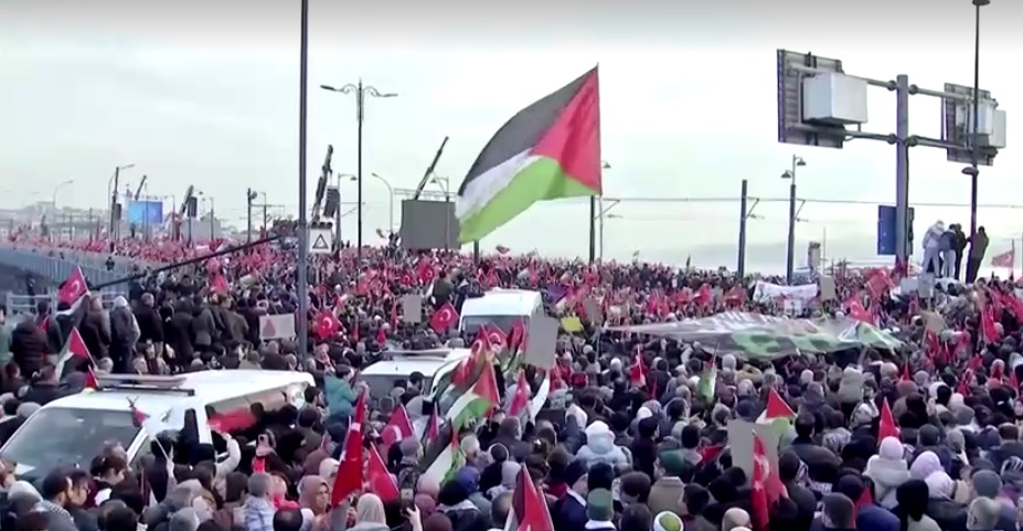 Hatalmas palesztinbarát demonstráció volt Isztambulban