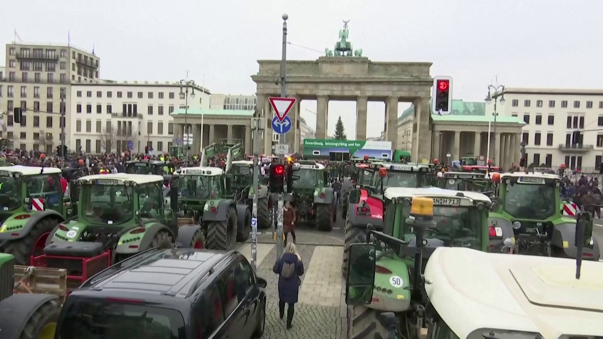 A német gazdák nem akarják megfizetni a baloldali kormány hibás döntéseinek árát + videó
