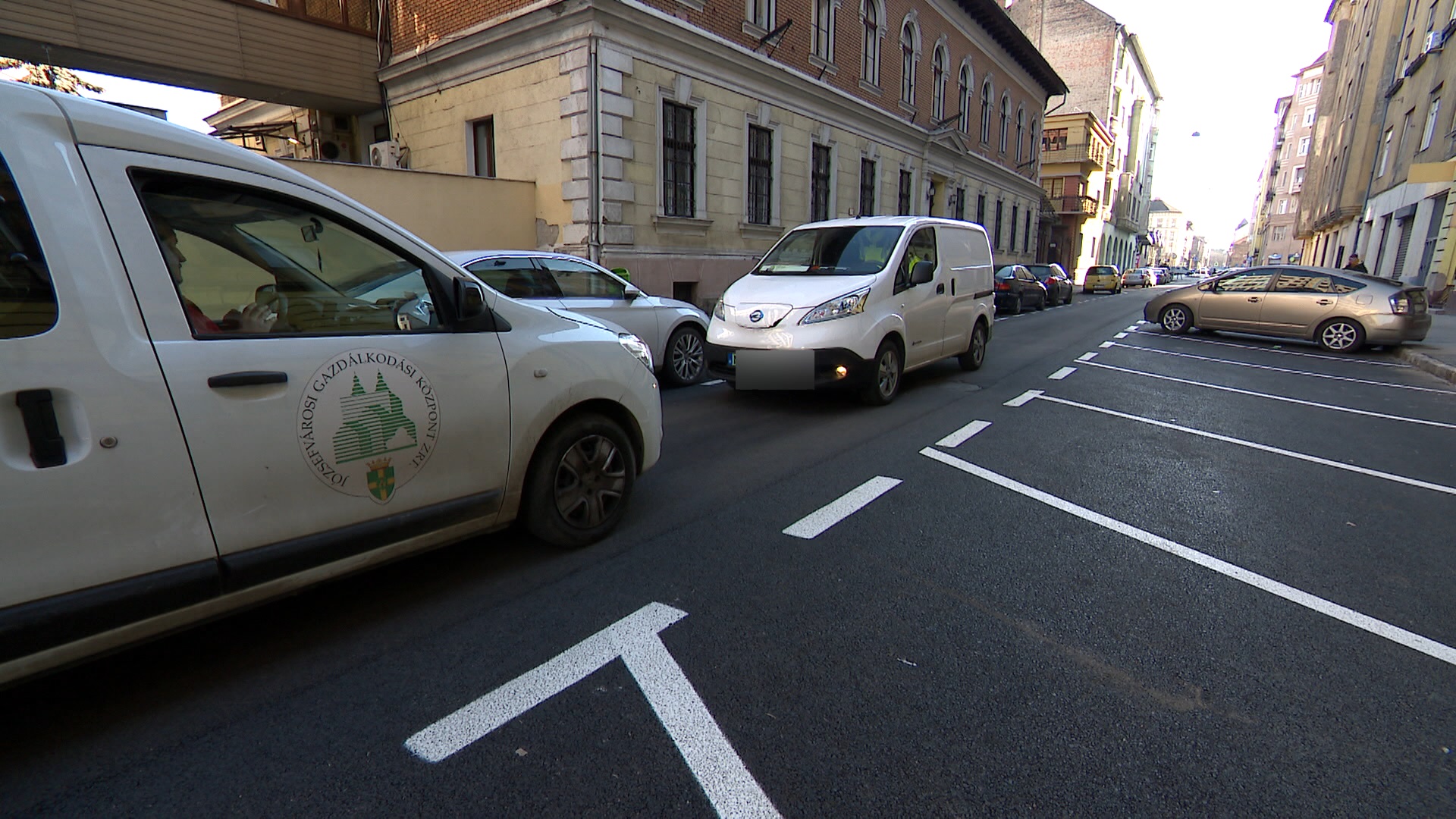 A Pikó András vezette Józsefvárosban több mint százezerbe is kerülhet a lakossági parkolás + videó