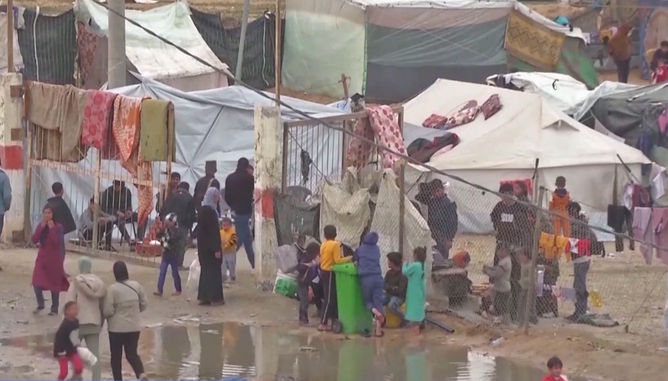 Több nyugati ország is leállította az ENSZ palesztin menekülteket segítő szervezetének a finanszírozását + videó