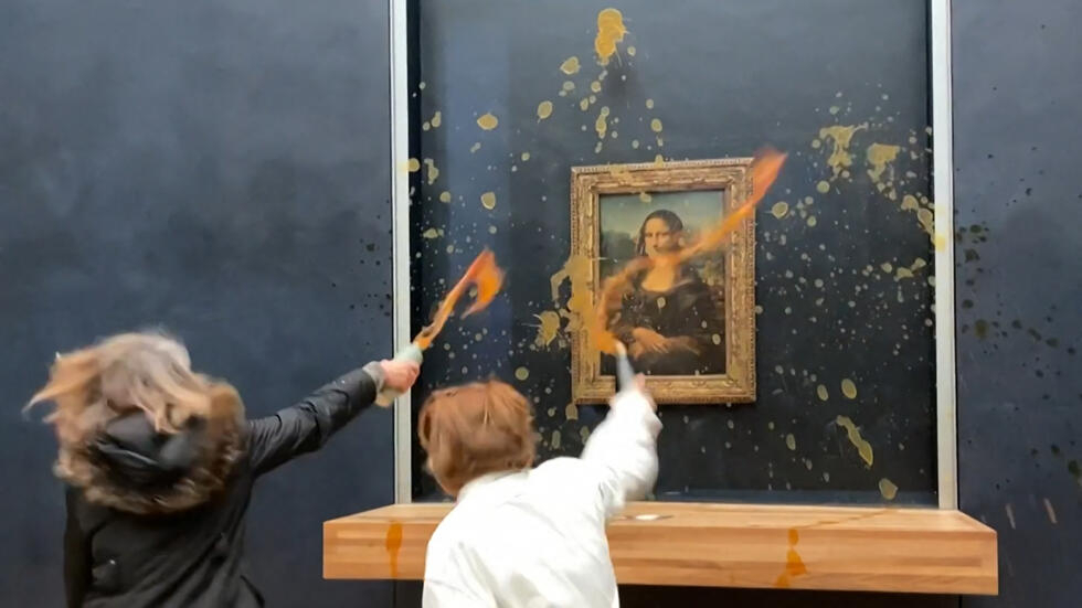 Vasárnapi ebéd helyett a Mona Lisára dobták a levesüket a klímaaktivisták + videó