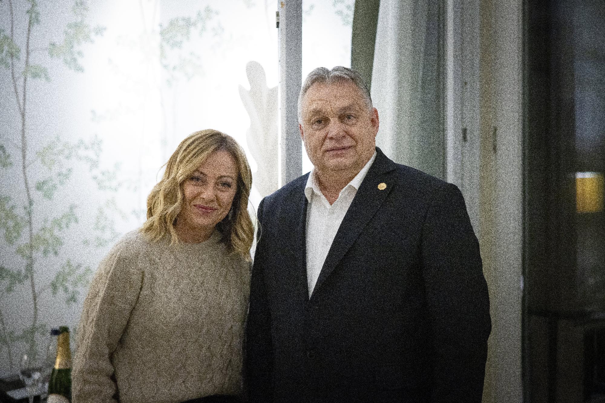 Orbán Viktor a francia elnökkel és az olasz miniszterelnökkel is tárgyalt