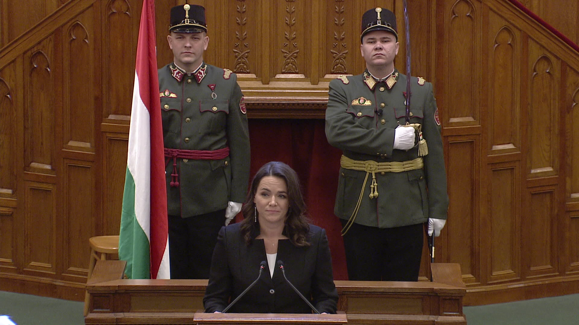 Novák Katalin benyújtotta írásbeli nyilatkozatát az Országgyűlésnek + videó